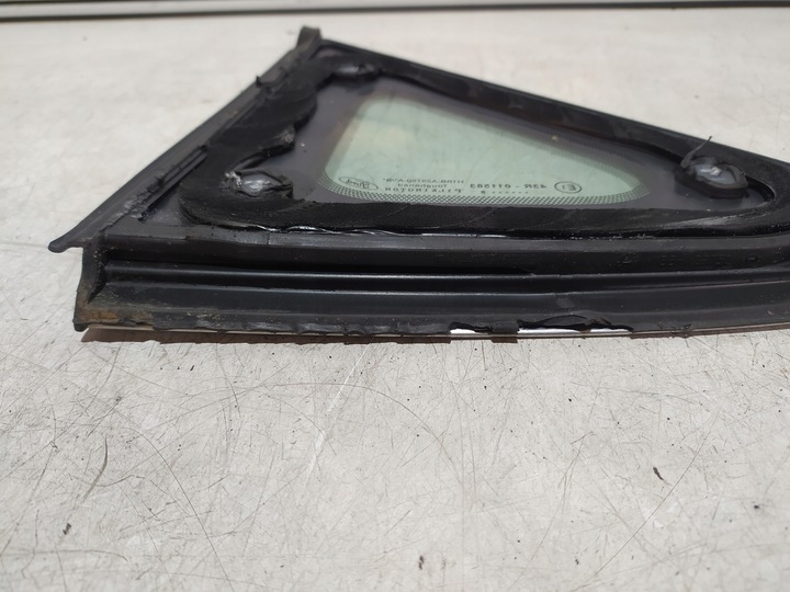 фото №4, Ford fiesta mk8 скло кузовна права задня