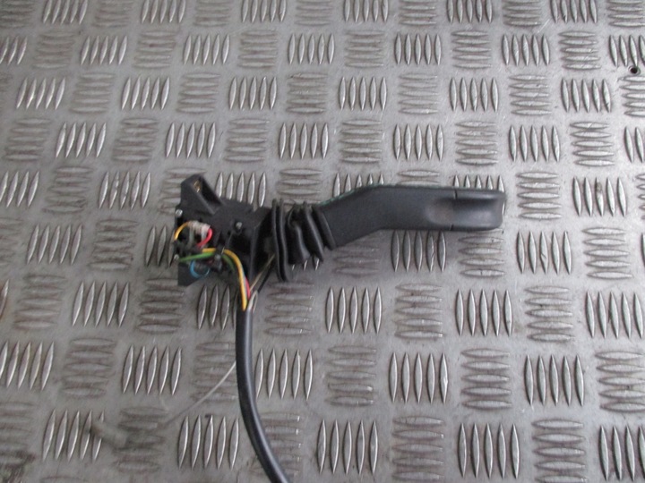 фото №9, Переключатель поворотов scania 4 95-04r 1402449