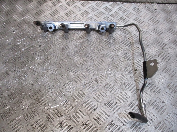 фото №1, Планка вприскувальний toyota chr 1,8hybrid