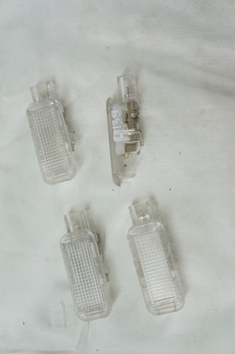 фото №5, Audi a6c5 лампа освітлення обшивка біла