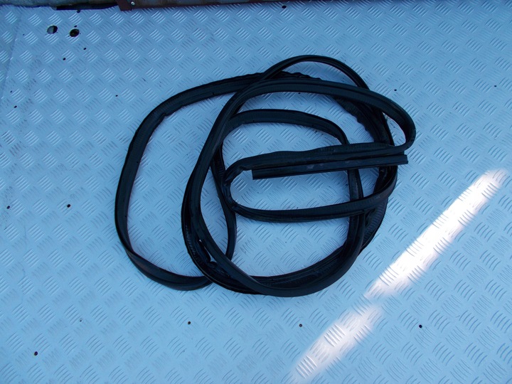 фото №1, Mercedes sprinter 906 прокладка дверь боковых раздвижных oem оригинал исправная