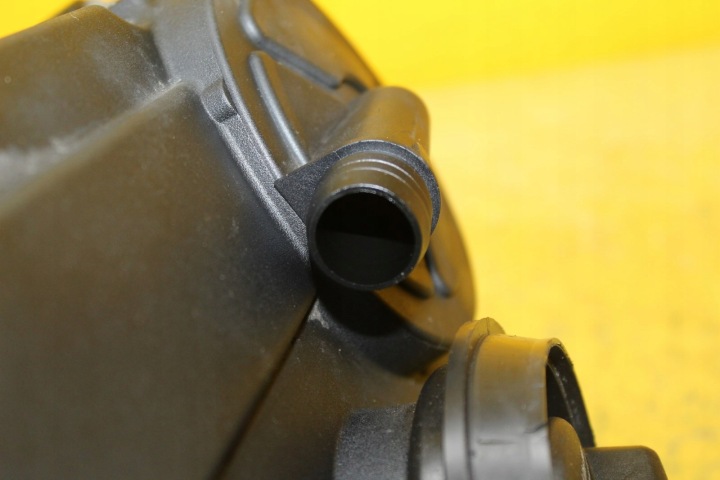 фото №5, Крышка клапанов vw touran 2.0 tdi bkd 03g103475