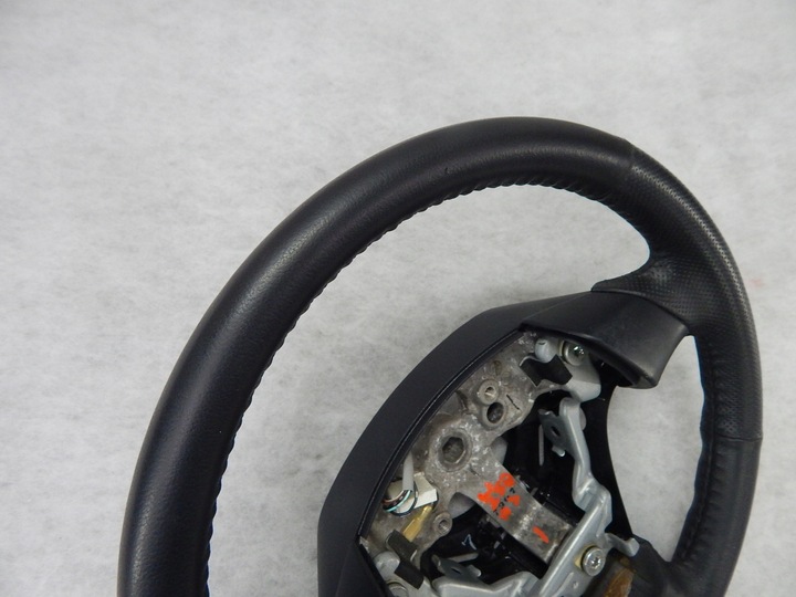 фото №8, Mazda 3 - руль кожа мульти оригинал красивая