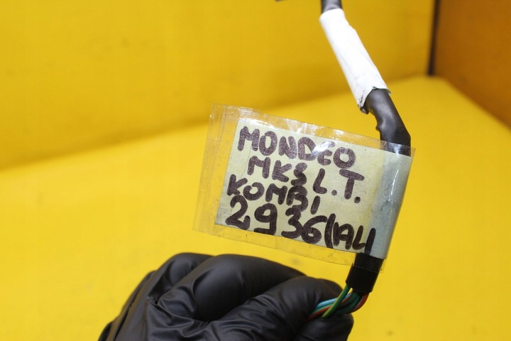 фото №7, Установка задней лампы mondeo mk3 1s7x-13a412-cb