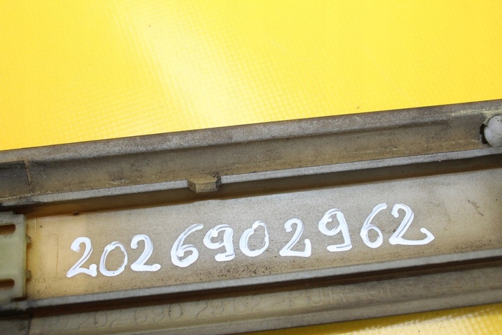 фото №11, Планка дверь левый перед w202 sedan 2026902962