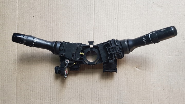 фото №1, Toyota avensis t27 09-14 перемикач комбінований