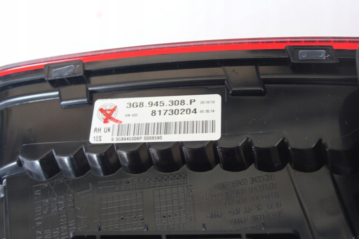 фото №2, Лампа led зад w кришка багажника права vw arteon 3g8945308p