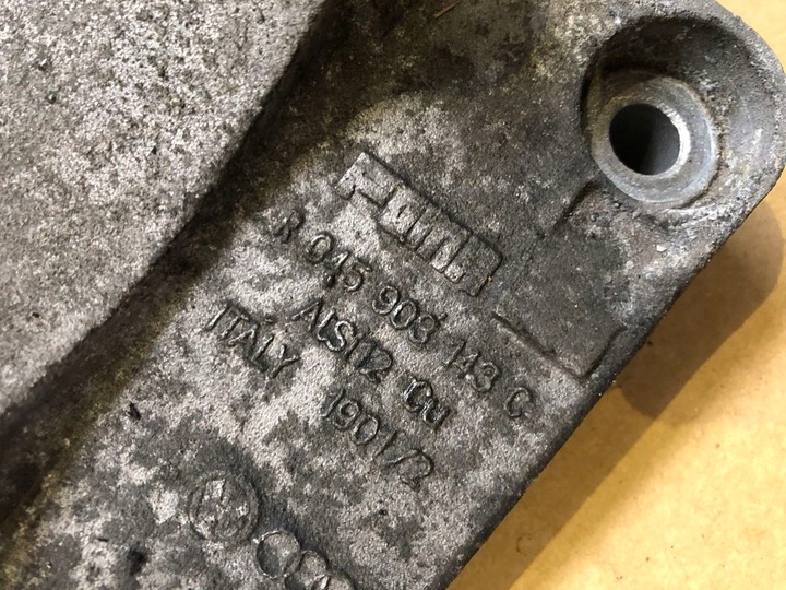 фото №2, Лапи кронштейн 045908143c golf iv leon i a3 8l