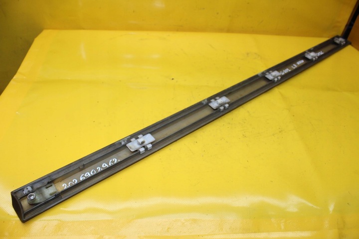 фото №8, Планка дверь левый перед w202 sedan 2026902962