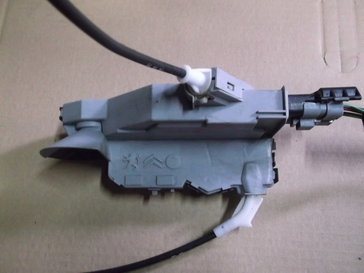 фото №7, Peugeot 3008 5008 i 2009-2016 замок двері перед праві