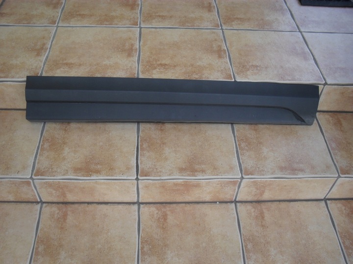 фото №1, Планка двері перед права audi q3 8u0853960d