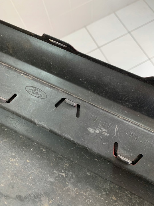 фото №12, Ford оригинальный номер j7tdb спойлер накладка бампера zetec