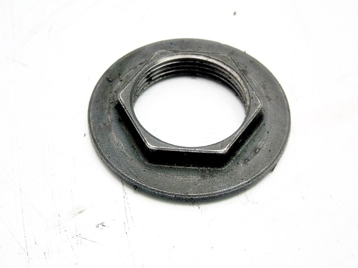 фото №1, Гайка головки 2.0 16v avensis camry rav4 carina