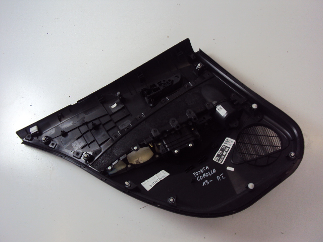 фото №6, Обивка дверь правые зад toyota corolla универсал 2019-