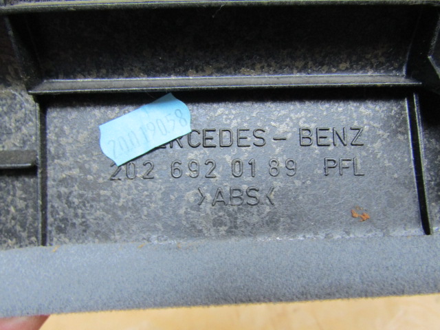 фото №8, 2 mercedes w202 рестайлінг сірий ліва оббивка захист стійка a лівий перед