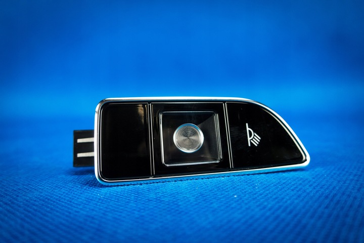 фото №1, Лампа освітлення audi оригінальний номер 4h0947354