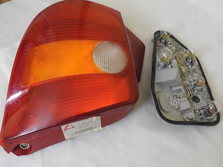 фото №9, Вкладка лампы лампочки правые зад fiat palio 97-01