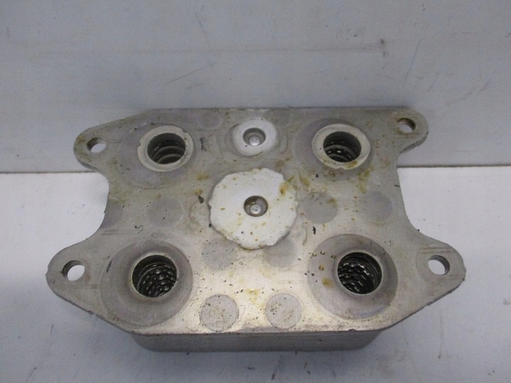 фото №2, Радіаторів масла audi a1 82a 04e117021k