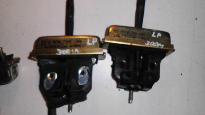 фото №7, Chrysler 300m ограничитель дверь правые зад задний правые