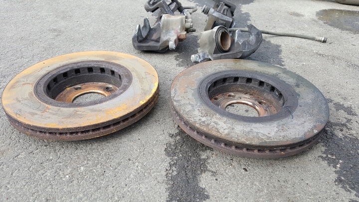 фото №8, Диск суппорт тормозной скоба перед r/l правые левый mazda cx5 ii kf 17r.--