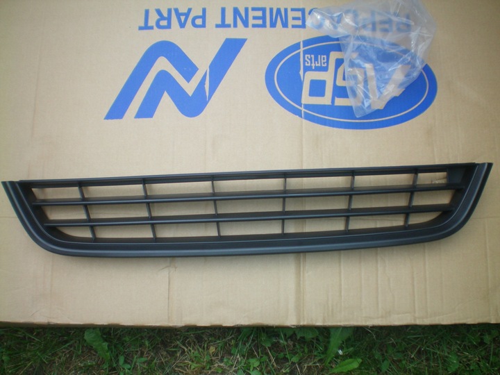 фото №1, Vw passat cc 08+ решітка середня бампера решітка