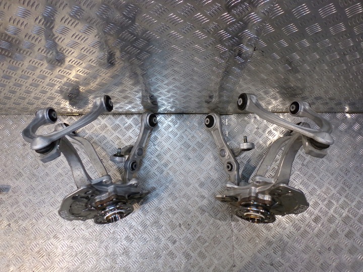 фото №3, Mercedes c w205 поворотный кулак ступица рычаг перед