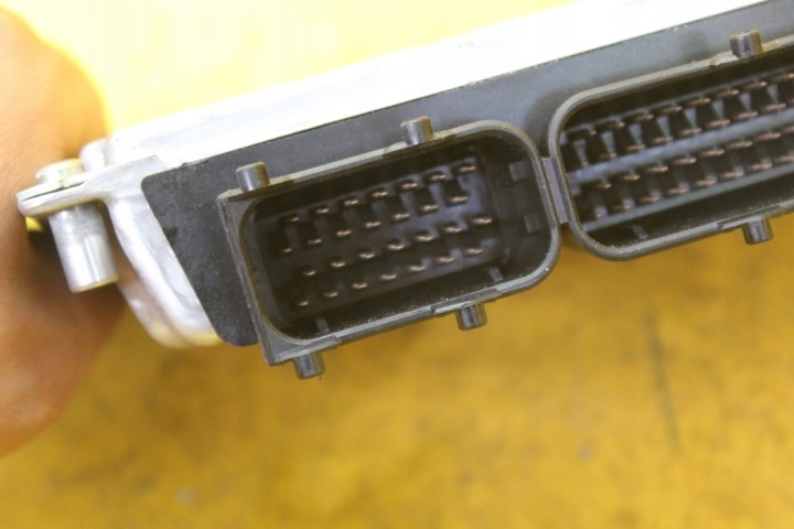 фото №4, Компьютер двигателя audi a4 b5 2.4 b 4b0907552f