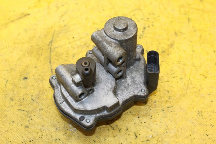 фото №1, Регулятор дросельної заслінки golf v 2.0 tfsi 06f133482b