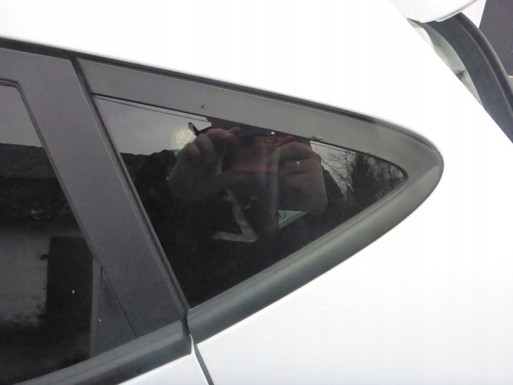 фото №1, Стекло кузовная зад левая правая fiesta mk8 5d 17r