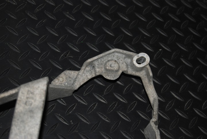 фото №9, Кріплення компресора audi a8 d3 3.0 tdi 4e0616869d