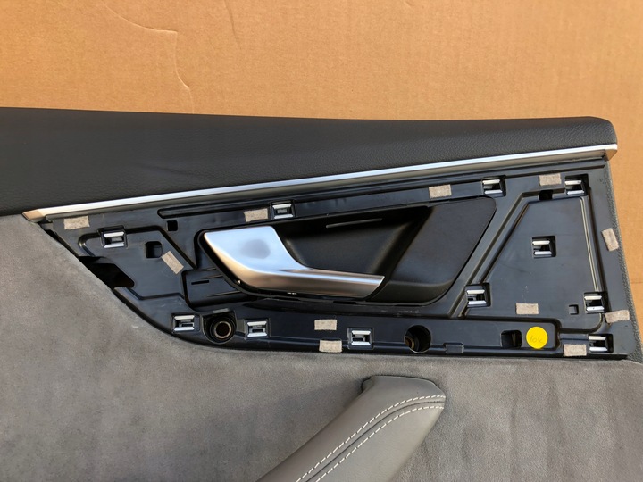 фото №5, Боковина двері lt шкіра алькантара led audi q7 4m