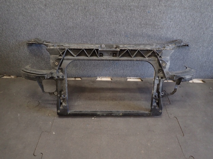 фото №1, Pas переднее audi tt 98-06 8n0805594