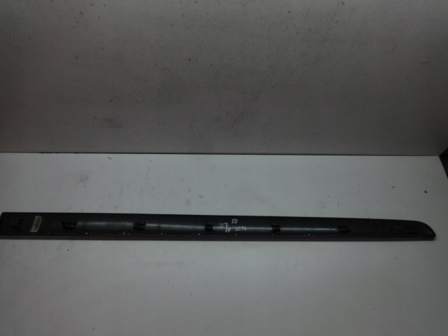 фото №2, Kia ceed рестайлинг 09-12r планка дверь правая перед корпус поддона