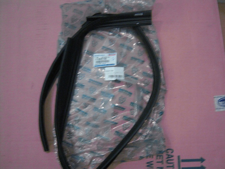 фото №1, Прокладка стёкла дверь зад левая nubira 1/2 универсал