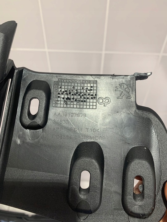 фото №9, Решітка решітка радіатора бампера peugeot 308 t9