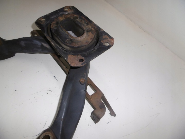 фото №9, Кронштейн лапи двигателя 20747056 magnum dxi volvo fh