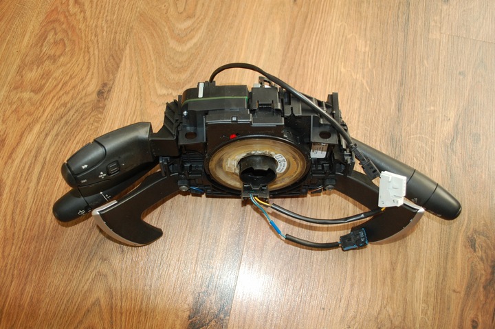 фото №8, Рулевой/подрулевой переключатель комбинированный света peugeot 3008