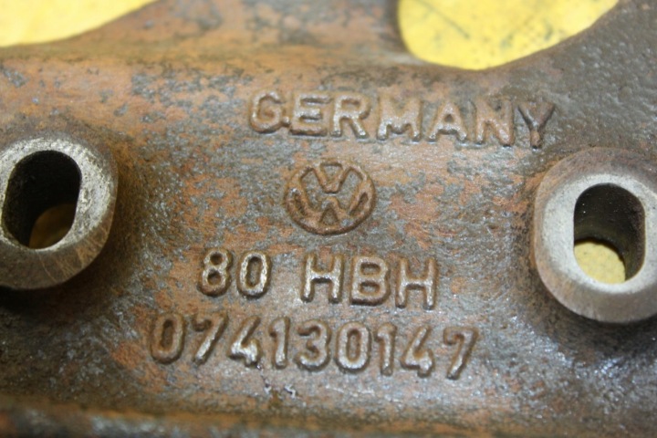 фото №5, Кронштейн насоса впрыскивающая vw t4 2.4 d 074130147
