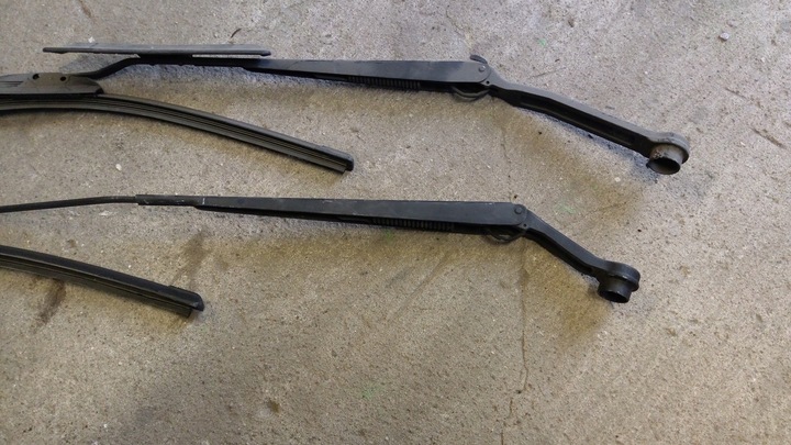 фото №1, Mazda 626 важіль двірники комплект