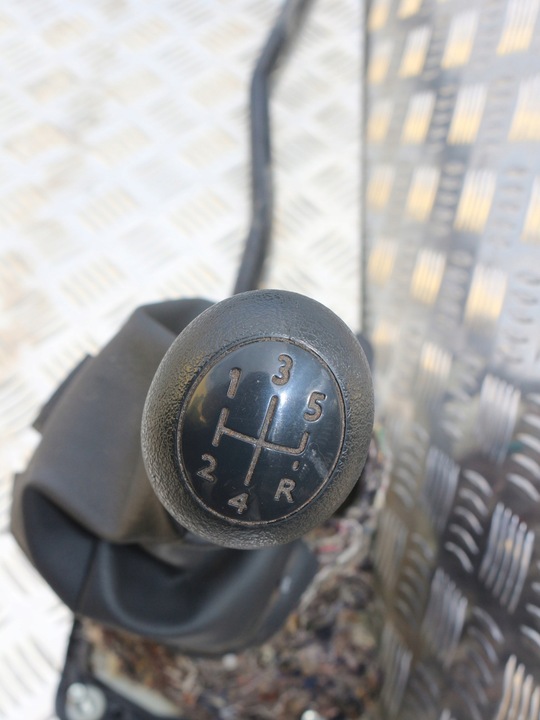 фото №2, Домкрат ручка изменения коробки передач dacia lodgy 1,6 8v