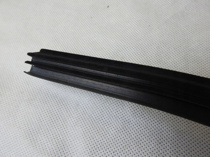 фото №8, Прокладка стёкла дверь водителя fiat idea musa