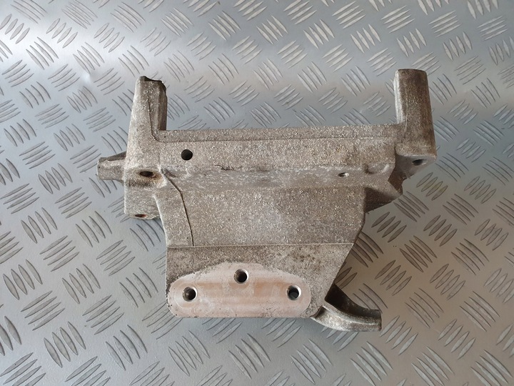 фото №3, Лапи кронштейн двигателя 55565439 meriva b 1.3 cdti