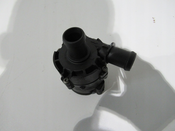 фото №1, Додатковий помпа води golf vii 1.6 tdi 5g0965561