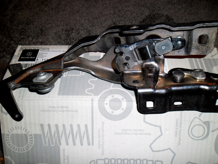 фото №5, Mercedes cla 117 петля капот amg 1178800128 w117 петлі нове оригінал