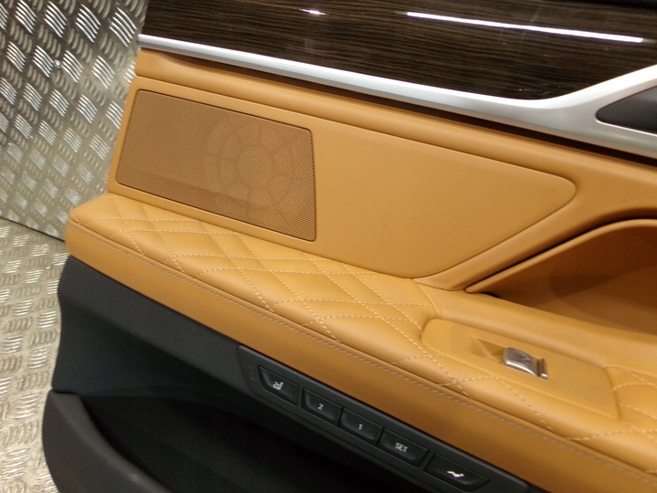 фото №14, Bmw g11 g12 оббивка боковина двері перед зад шкіра