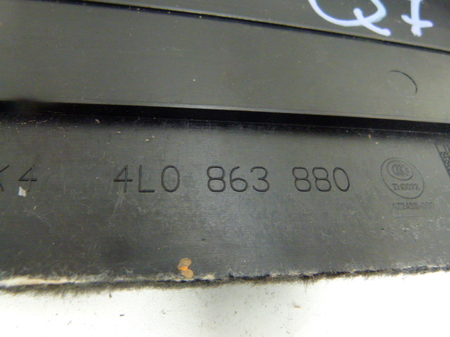 фото №7, Боковина обивка багажника правая audi q7 4l0863880