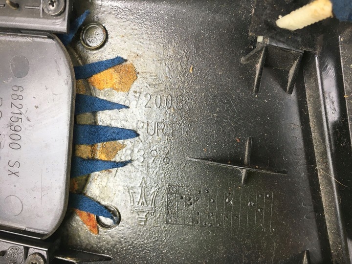 фото №5, Maserati quattroporte 04-12 обшивка стійка засіб