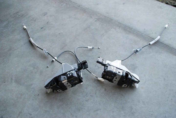 фото №1, Citroen c3 iii замок двері p / l перед 17-