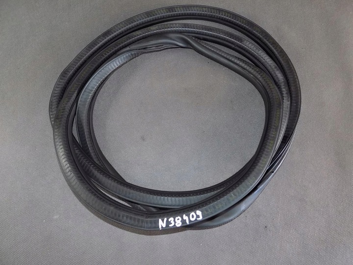 фото №1, Vw touareg 7l прокладка дверь 7l0867367g