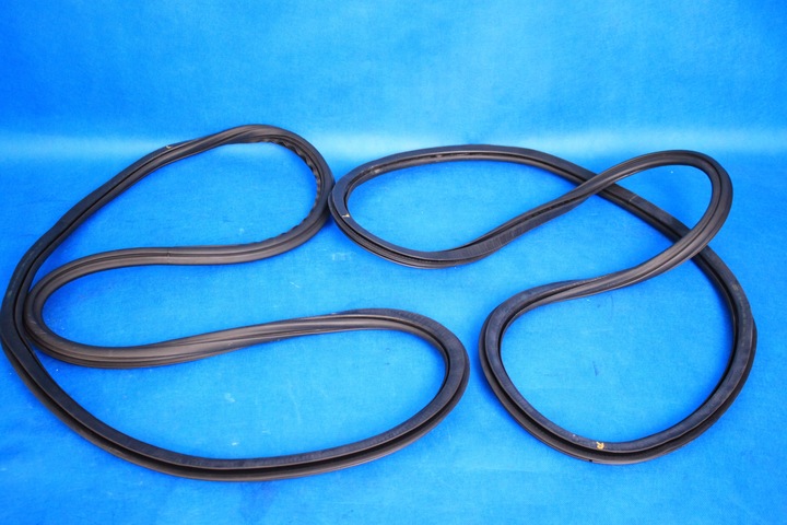 фото №1, Audi a3 8v прокладка двері зад праві лівий 8v4833721b 2016r